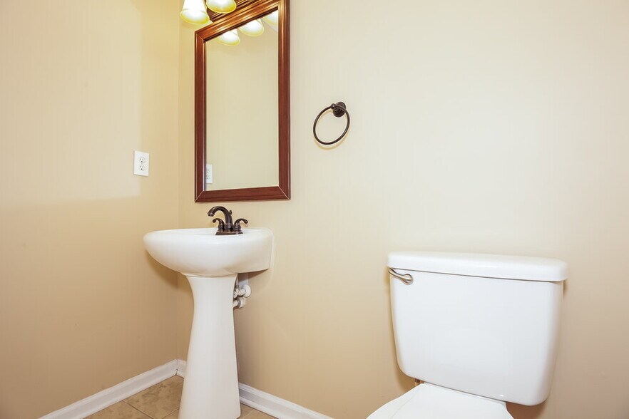 Building Photo - 9353 White Aspen Pl