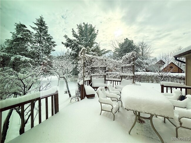 Building Photo - 8 Hummingbird Ln