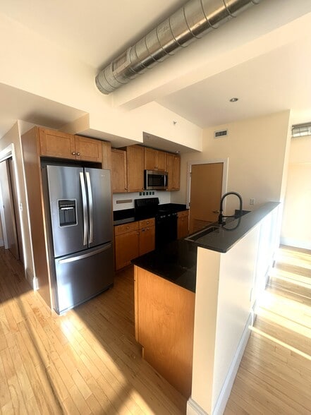 Building Photo - 17 Ivaloo St