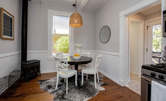 Building Photo - 2253 Clinton Ave