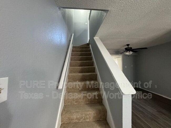 Building Photo - 4004 W Pioneer Dr