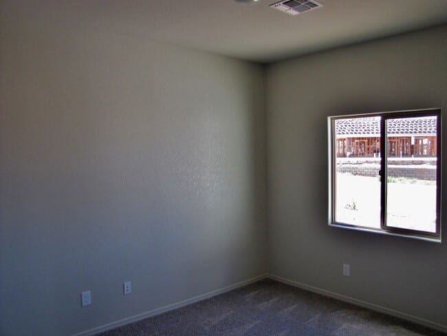 Building Photo - 3BR/2BA/2CG, 1423 sq.ft. rental in the Holiday subdivision, Sierra Vista, AZ