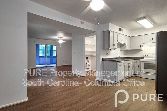 Building Photo - 601 Riverhill Cir