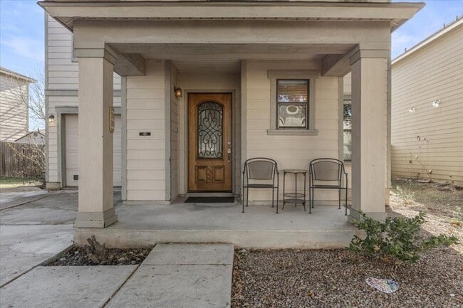 Building Photo - 304 Cordero Dr