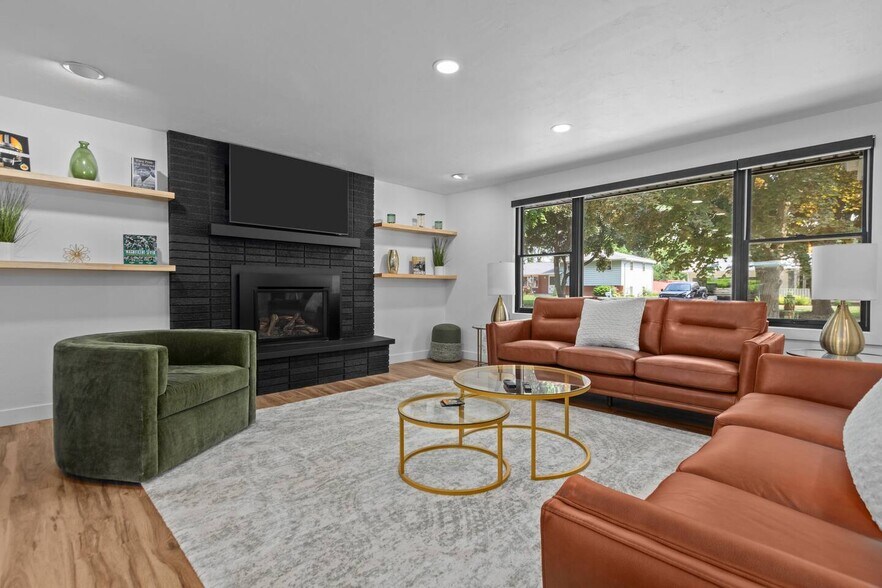 Building Photo - 1095 April Ln