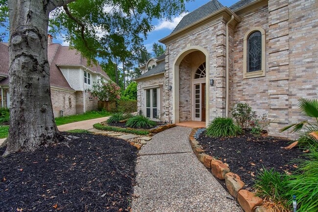 Building Photo - 807 Herdsman Dr