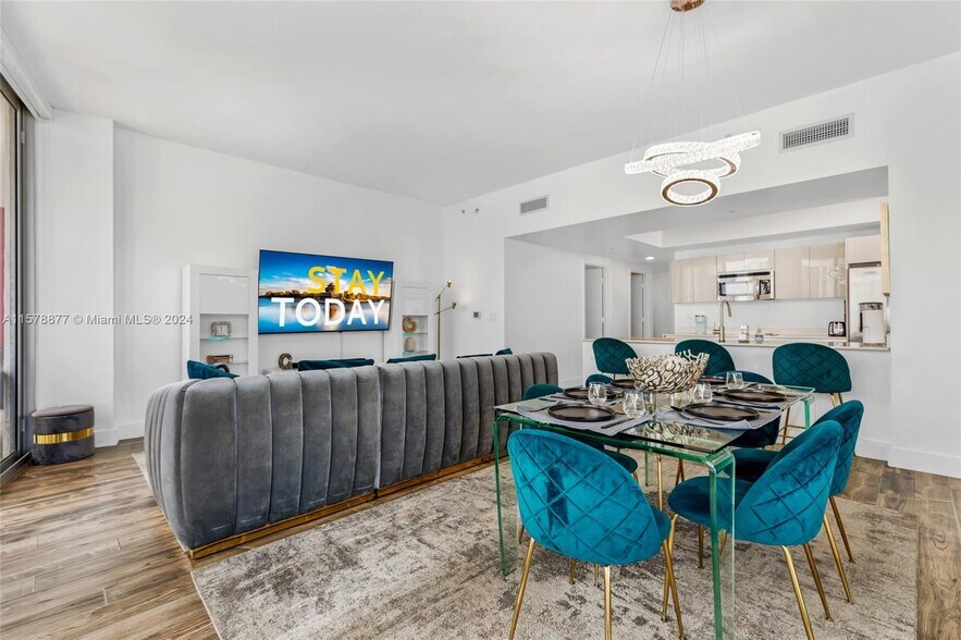 Building Photo - 2602 E Hallandale Beach Blvd