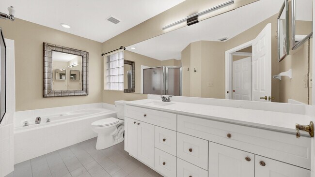 Building Photo - 13255 Royale Sabal Ct
