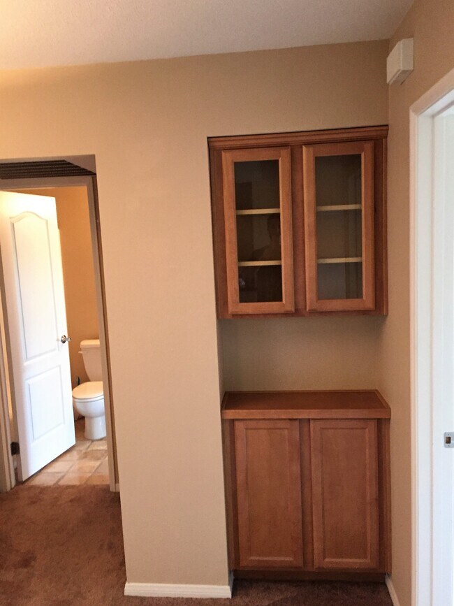 Building Photo - 7120 Shoreline Dr