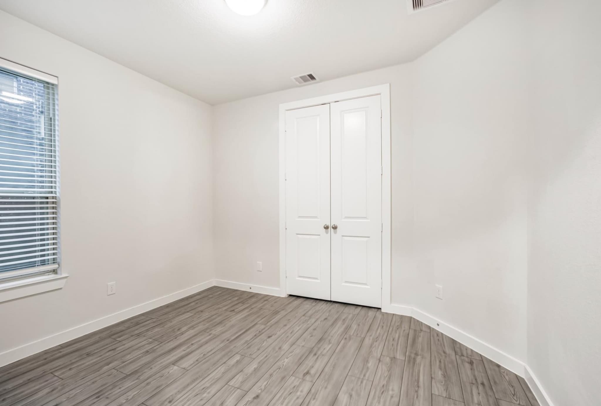 Building Photo - 27028 Hidden Rock Ct