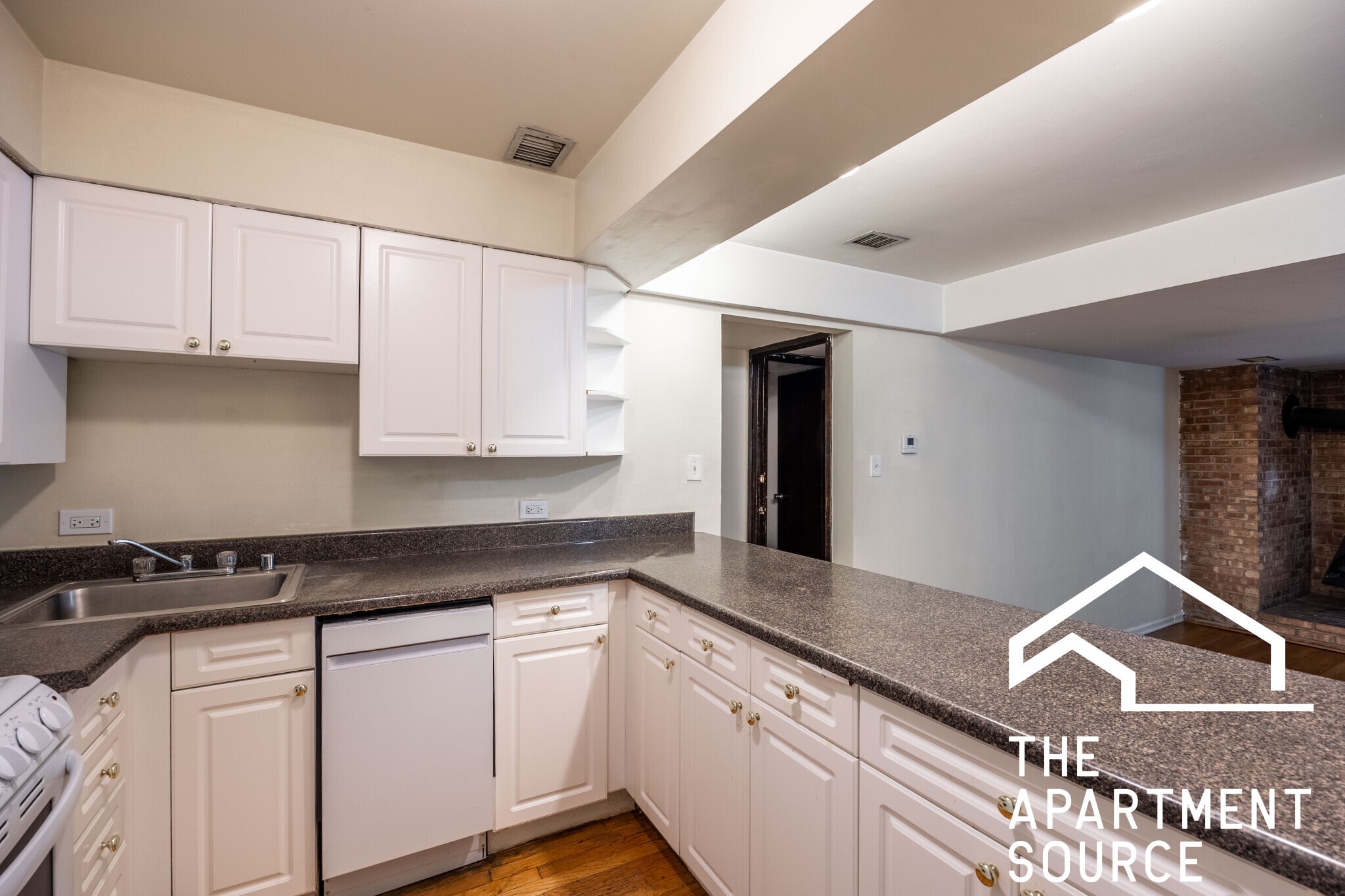 Building Photo - 1214 N La Salle Dr