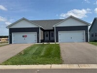 Building Photo - 39873 Fallbrook Ave