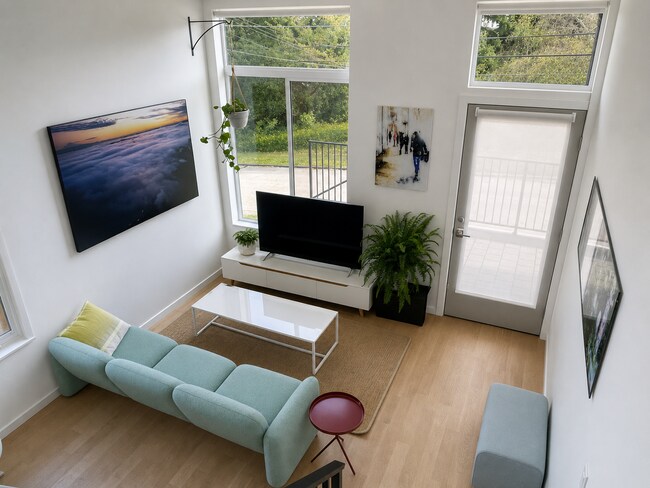 Building Photo - Magnolia Townhome