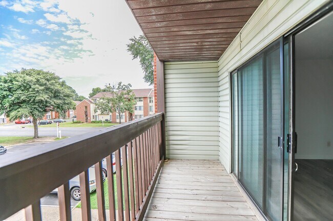 Building Photo - 11 Haverford Ct