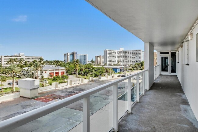 Building Photo - 111 N Pompano Beach Blvd
