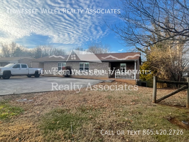 Building Photo - 900 Kirk Ave