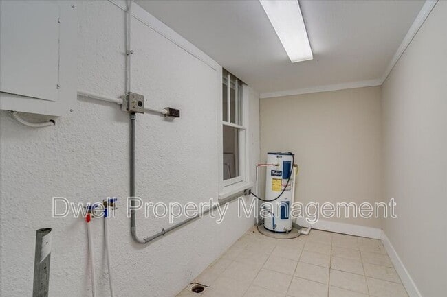 Building Photo - 1316 Merry St