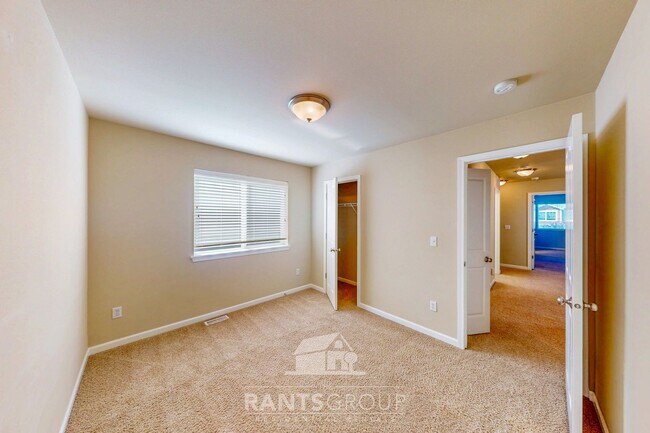 Building Photo - "Cozy" Meets "Modern": 3-Bedroom Home with Dreamy Front Porch Retreat!