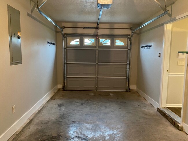 Building Photo - 1229 Langston Ln