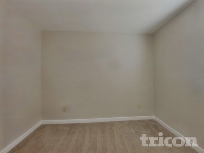 Building Photo - 601 Jeelu Way