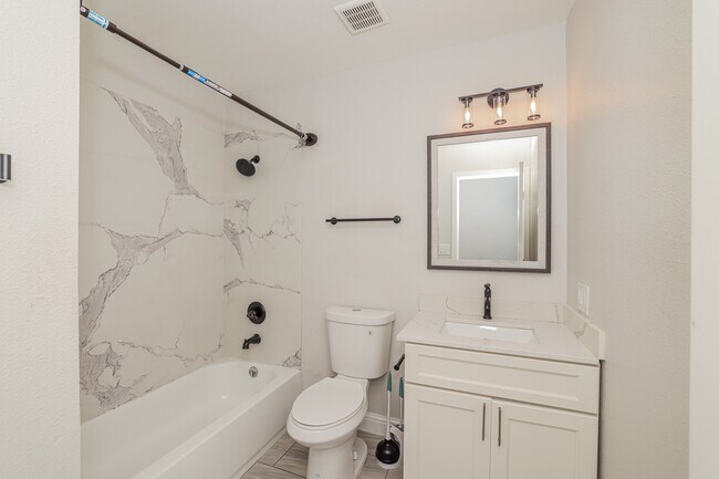 Building Photo - 1333 87th Ave