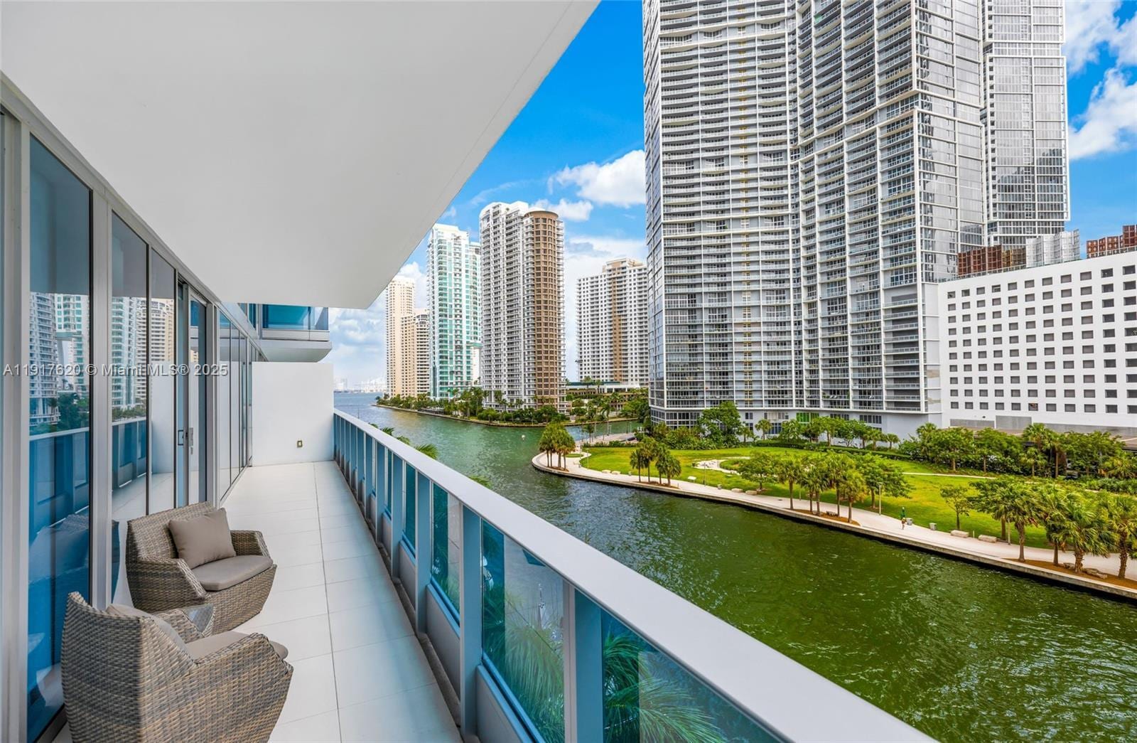 Building Photo - 200 Biscayne Boulevard Way