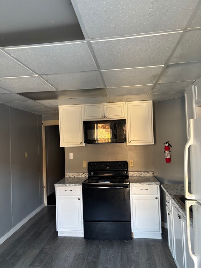 Building Photo - 1143 E Webster St