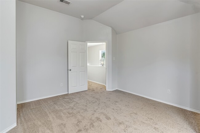 Building Photo - 706 Woodport Ln