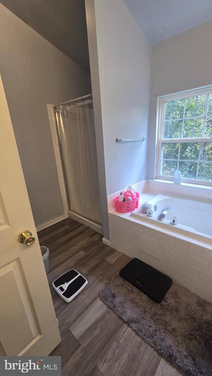 Building Photo - 10004 Tallahassee Pl