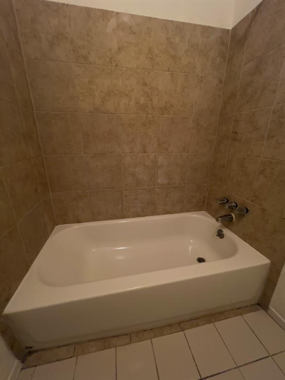 Building Photo - 2803 Meadowgrass Ln