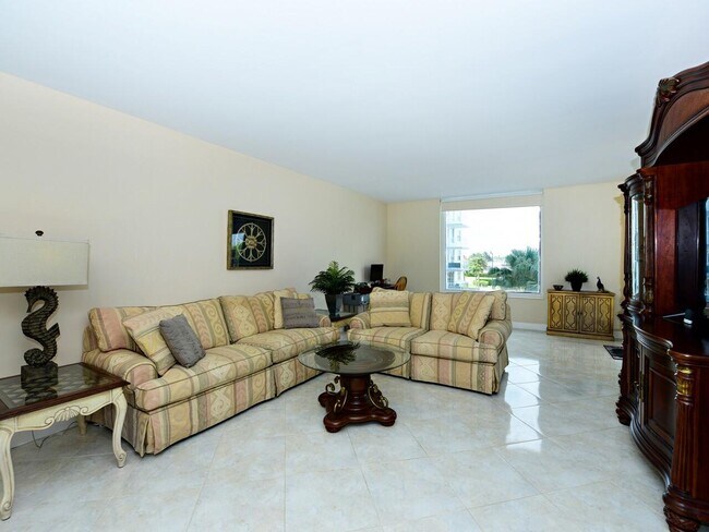 Building Photo - 3450 S Ocean Blvd