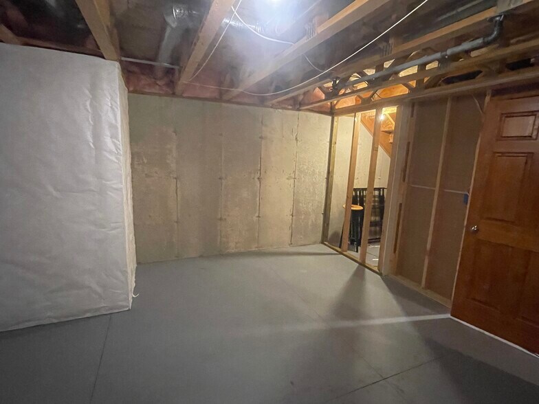 Building Photo - 2916 Kentville Dr