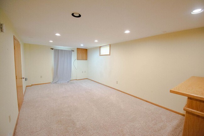 Building Photo - Charming Elton Hills Rambler with Finished Basement