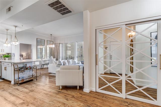 Building Photo - 3225 Turtle Creek Blvd Blvd