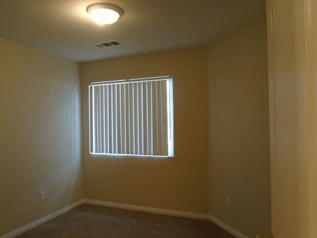 Building Photo - 7015 Rogue River Dr