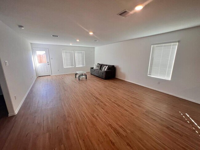 Building Photo - 1413 Twilight Grn Dr