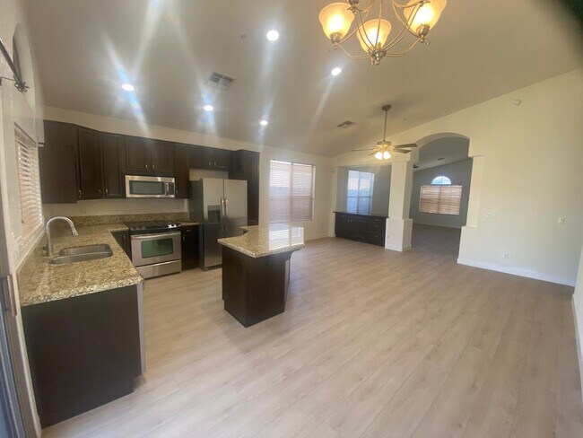 Building Photo - 8122 E Theresa Dr