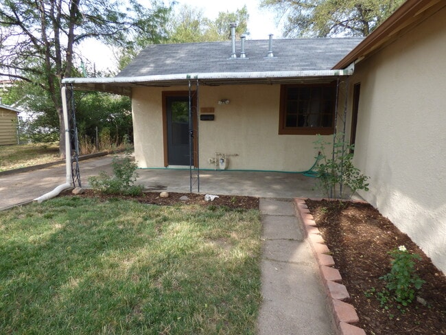 Building Photo - $0 DEPOSIT OPTION! CHARMING EDGEWATER 3 BED/2BATH HOME 3 BLOCKS FROM SLOAN'S LAKE