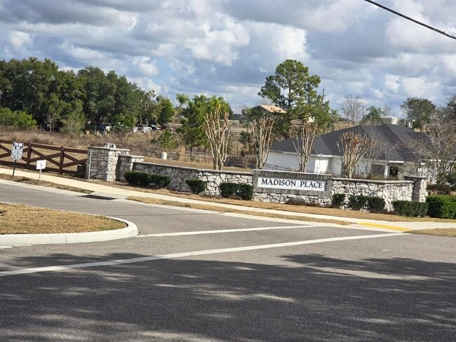 Building Photo - 936 Grandin St