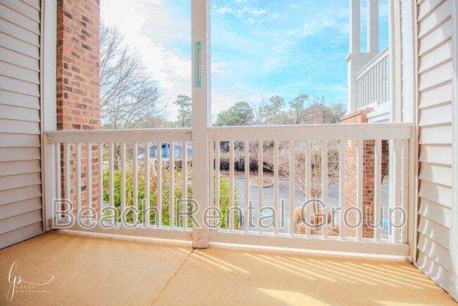 Building Photo - 3774 Hitchcock Way