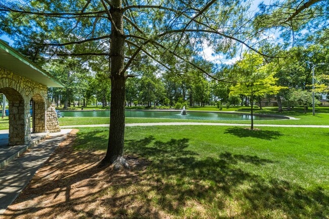 Building Photo - 364 S Chase Ave