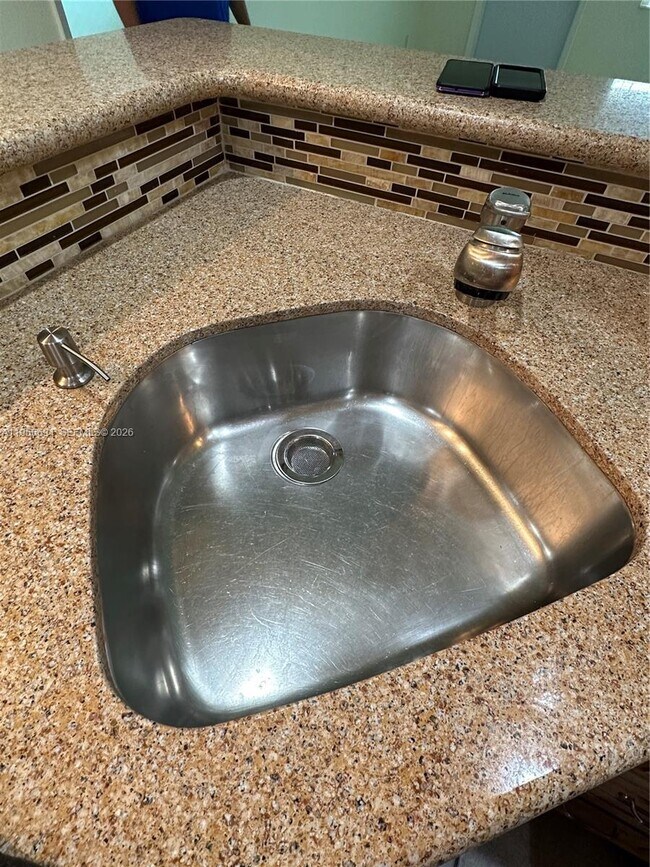 Building Photo - 2115 NE 37th Dr