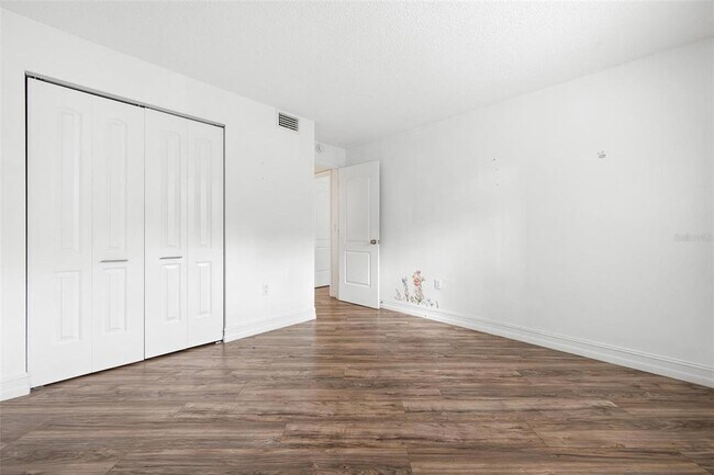 Building Photo - 3223 S Beneva Rd