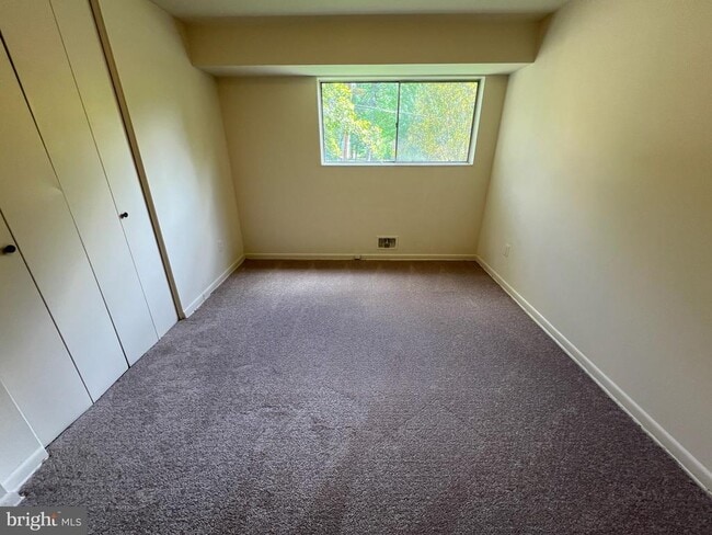 Building Photo - 10624 Kenilworth Ave