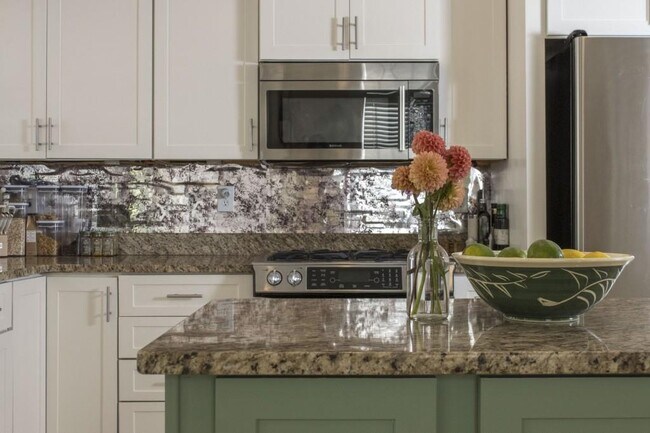 Building Photo - 801 Durant Pl NE