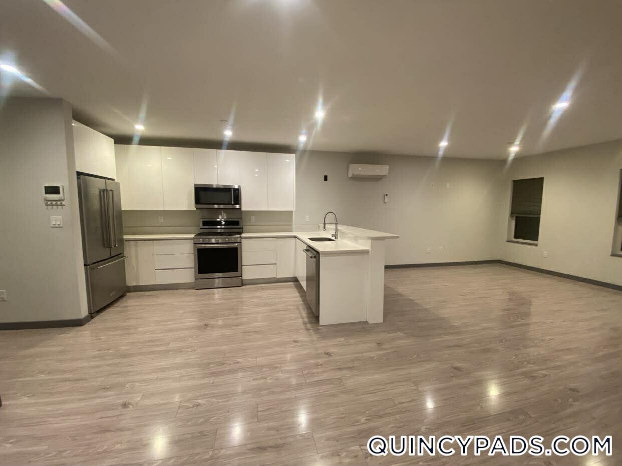 Building Photo - 145 Newbury Ave