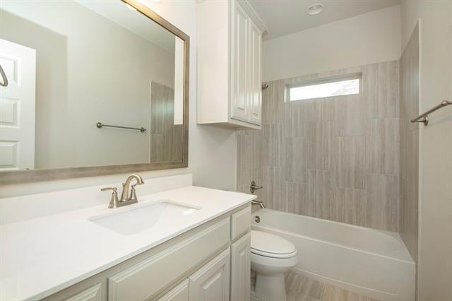 Building Photo - 2223 Clairmount Dr