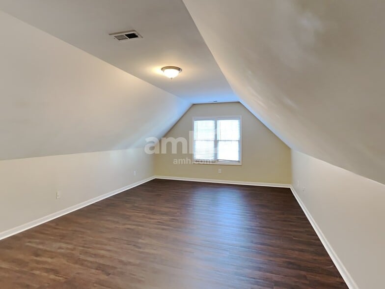 Building Photo - 2200 Bay Creek Ct