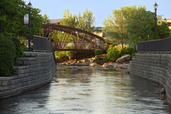Building Photo - 11138 Overhang St