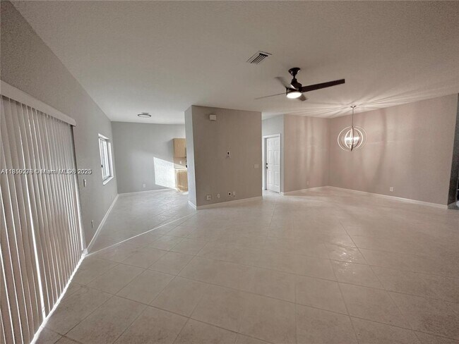 Building Photo - 7611 NW 99th Terrace